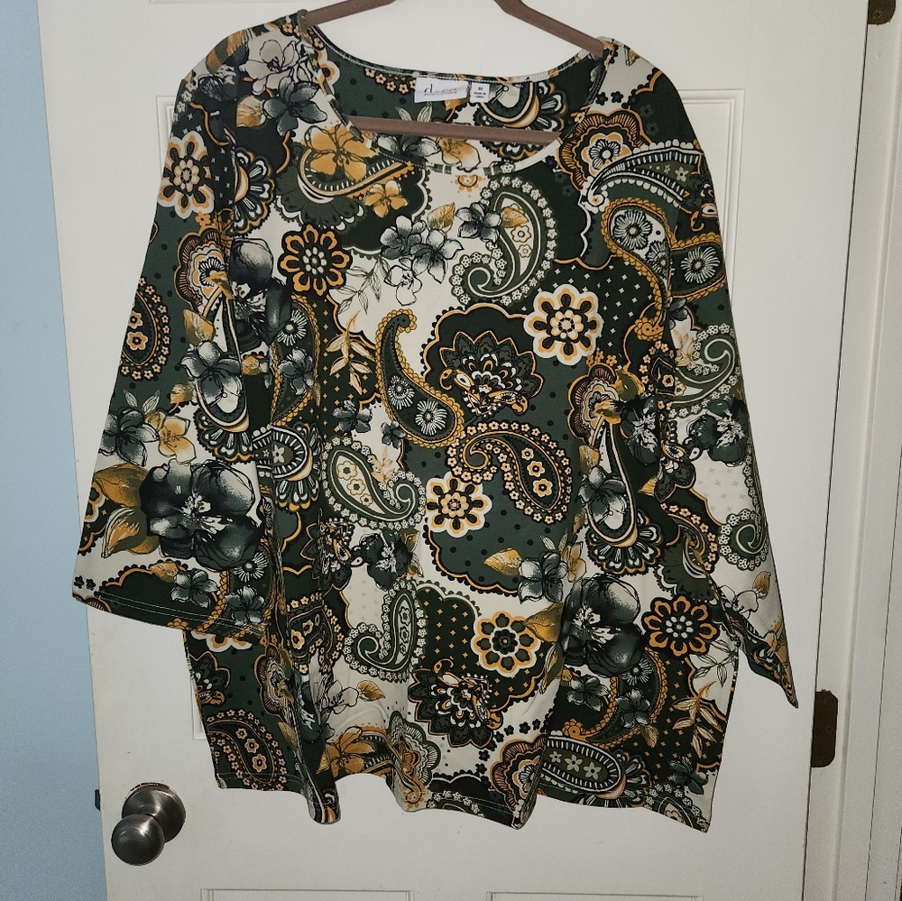 D & Co Perfect Jersey Paisley Print Top